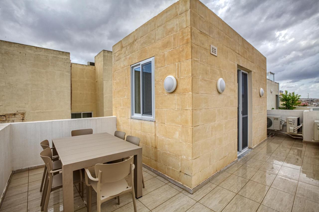 Fl56 - New 3Storey House - Private Entrance & Roof إيل فورجانا المظهر الخارجي الصورة